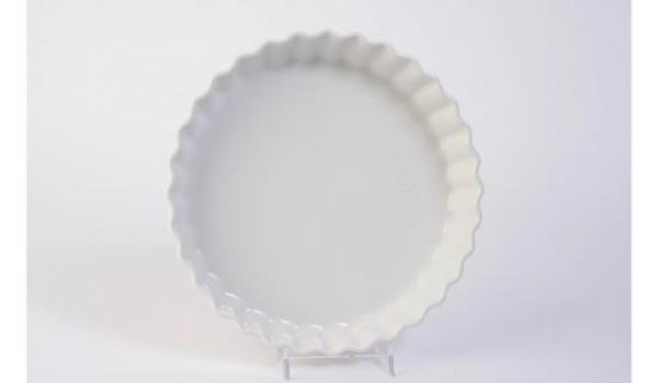 10" Ceramic White Scalloped Edge Dish